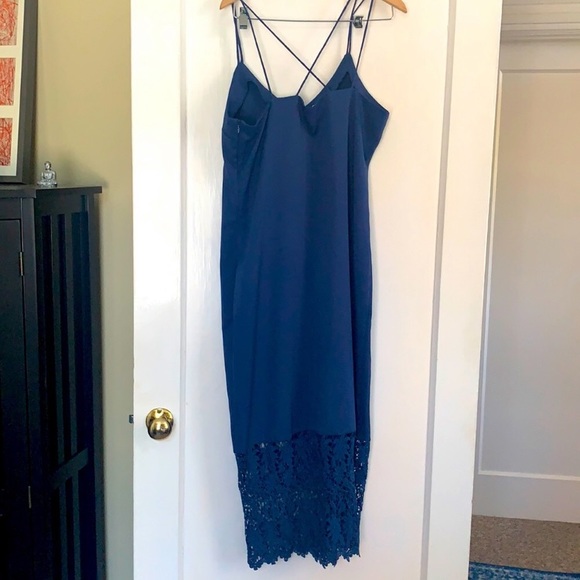 Blue midi dress - Picture 2 of 5
